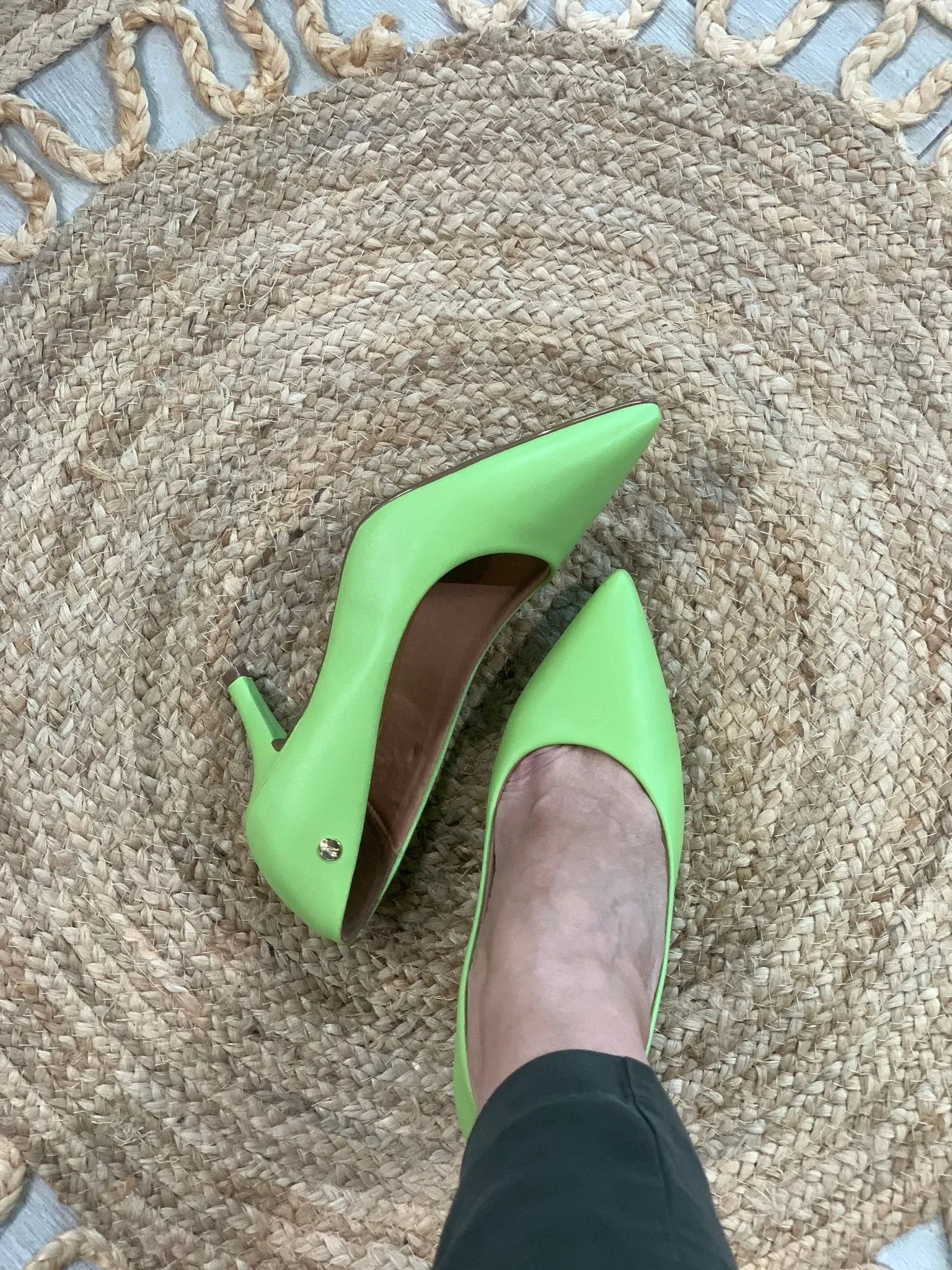 Vizzano Pistachio 2.5” Classic Heels
